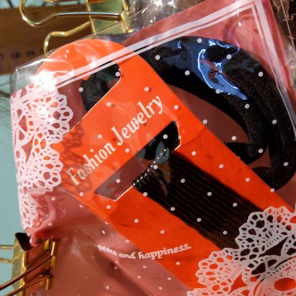 Hectic Hair Extension (2/30#) Kit - Picture 3 of 7